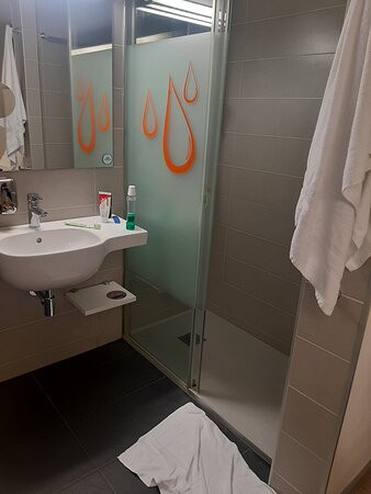 潘普洛纳客床酒店主图