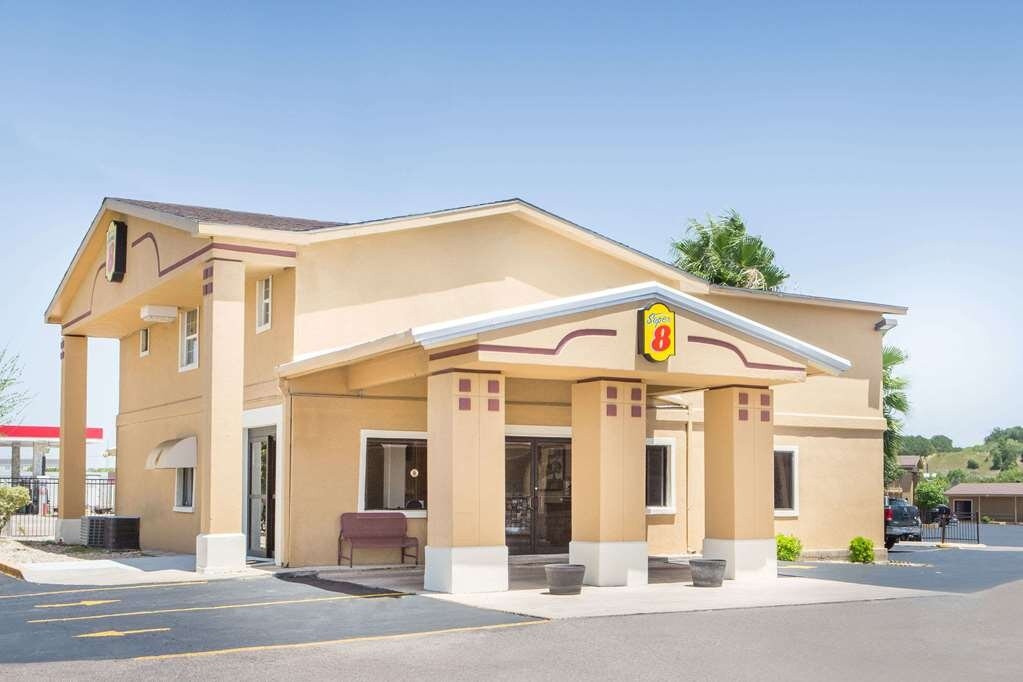 特姆普速8酒店主图