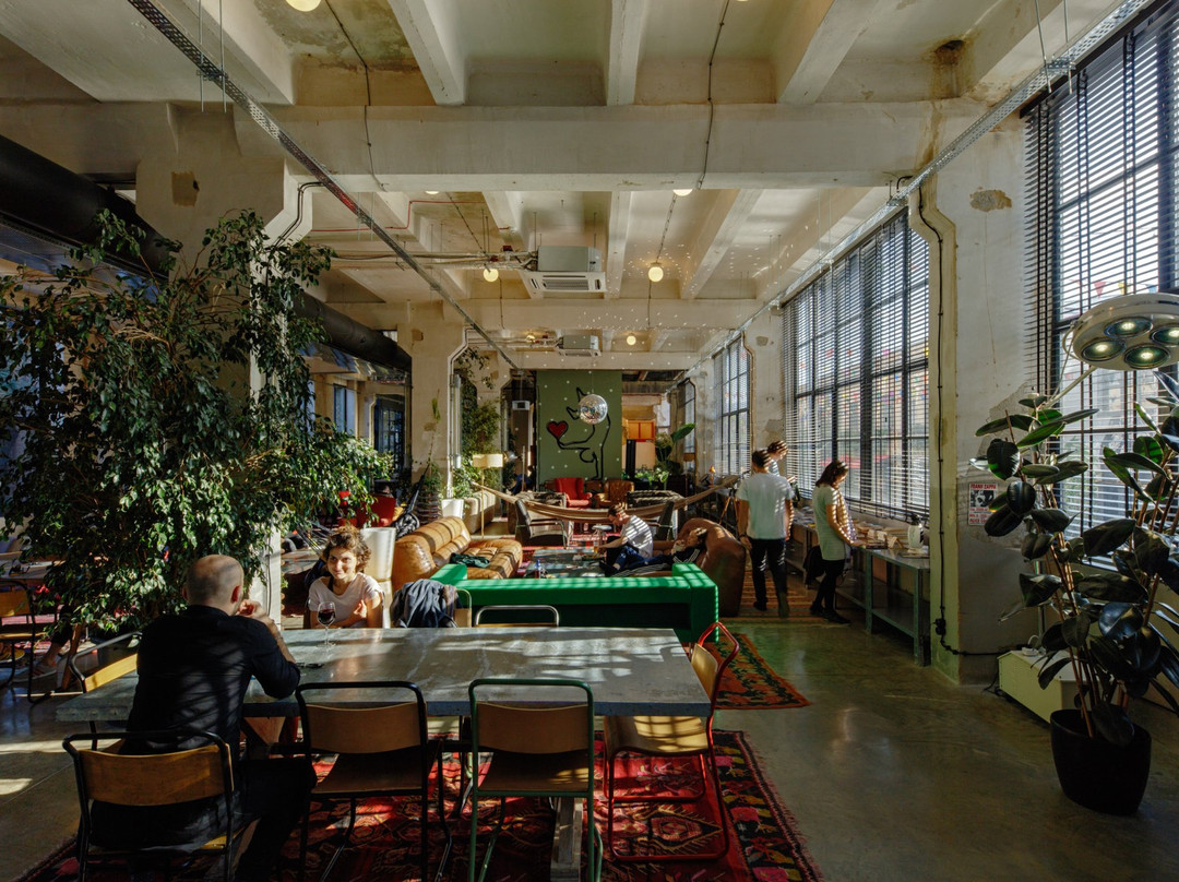 Fabrika Hostel & Suites