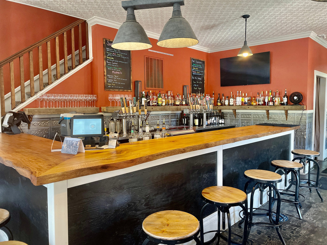 Aroma Tavern At The Groveland Hotel