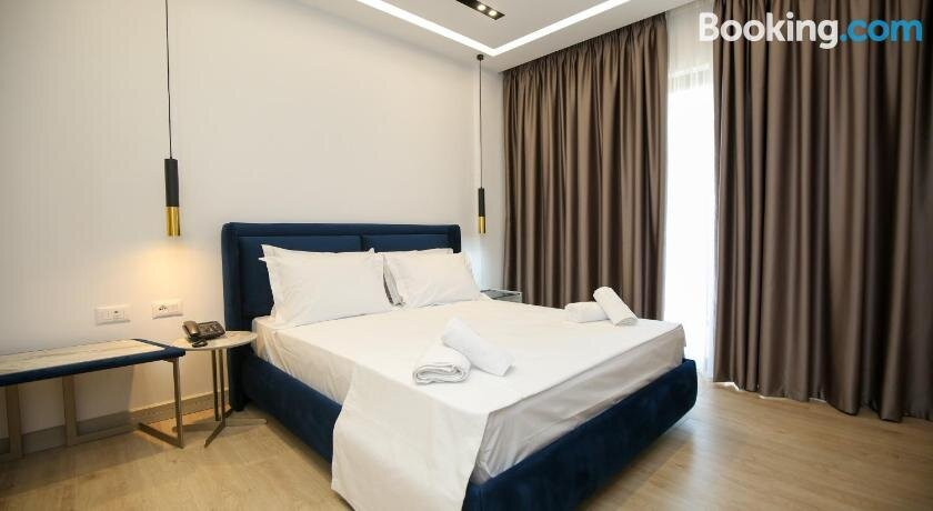 Chimaera Hotel主图