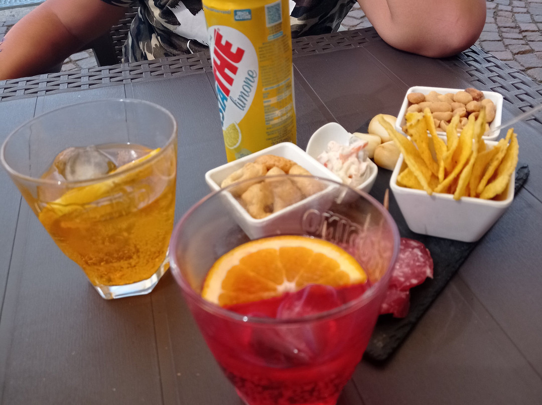 Caffe kavarna pub