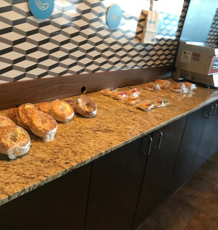 Holiday Inn Express & Suites Malone by IHG主图