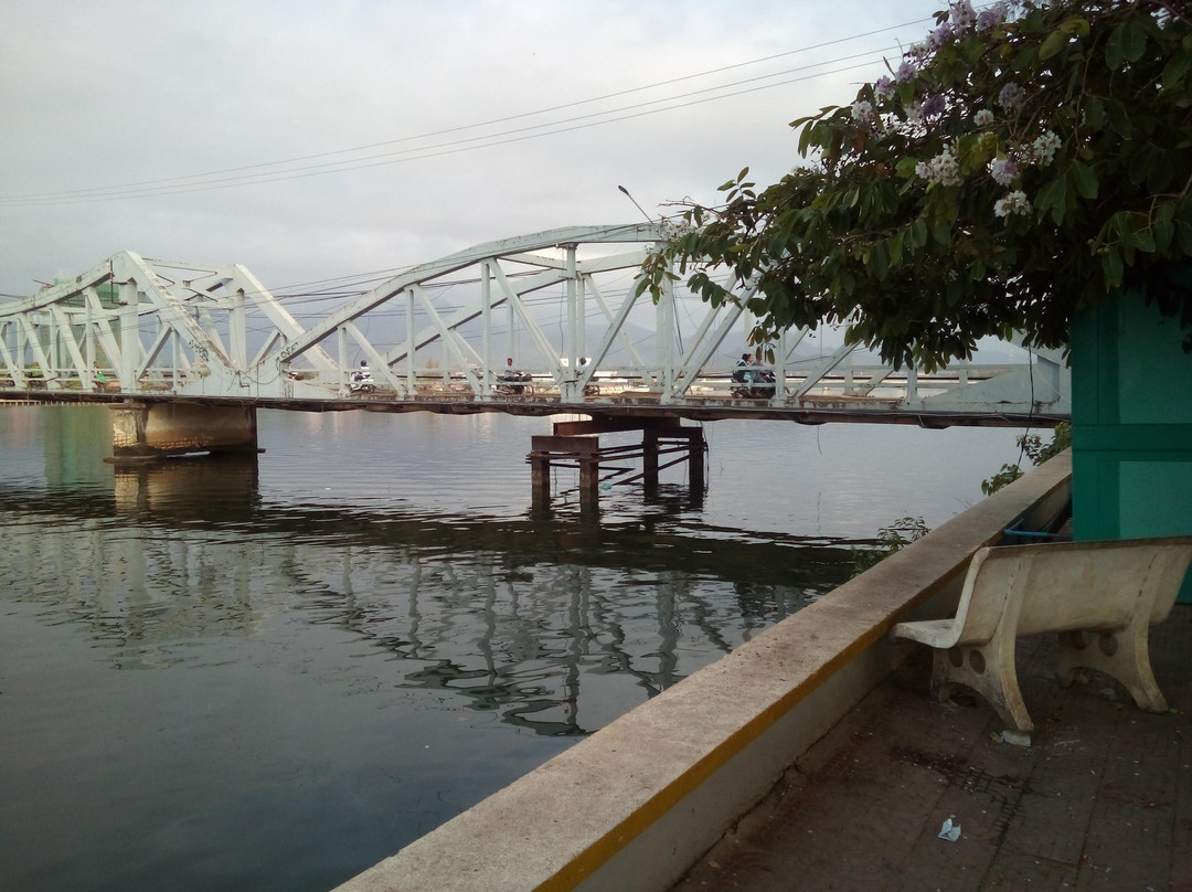 Old Bridge-贡布必去景点