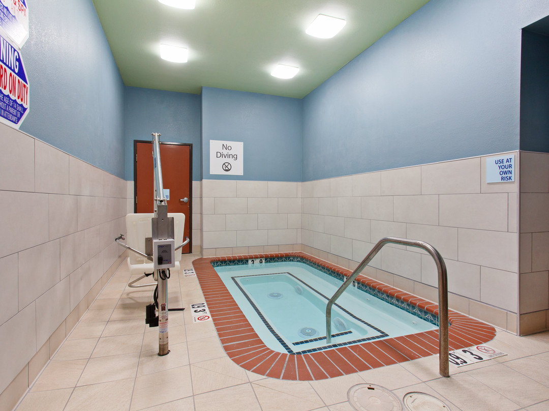 湾岸智选假日酒店主图