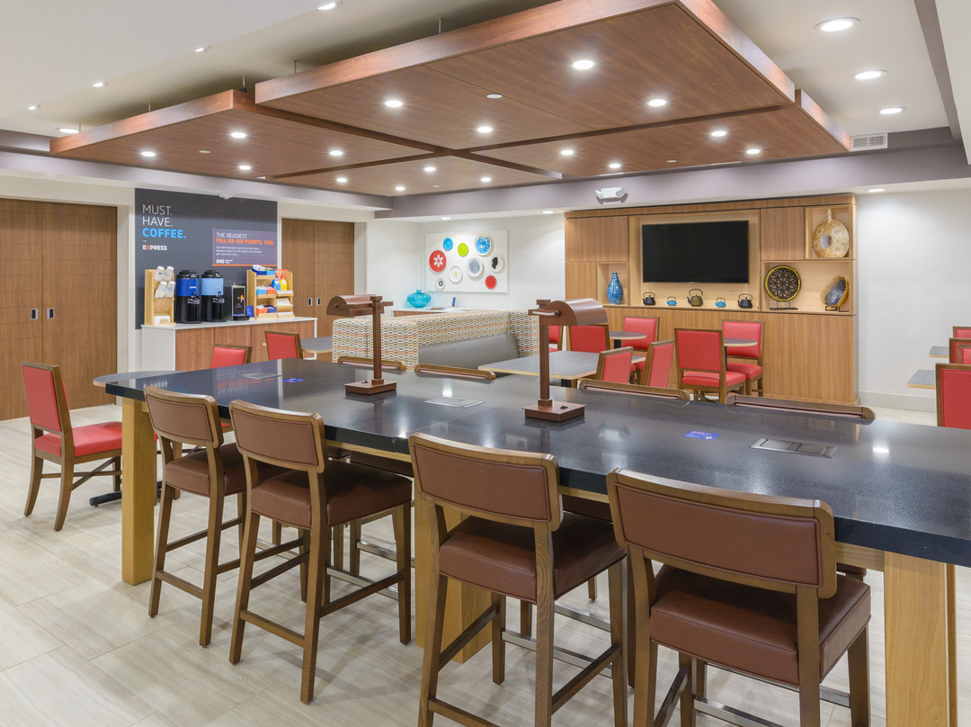 Holiday Inn Express Southington by IHG主图