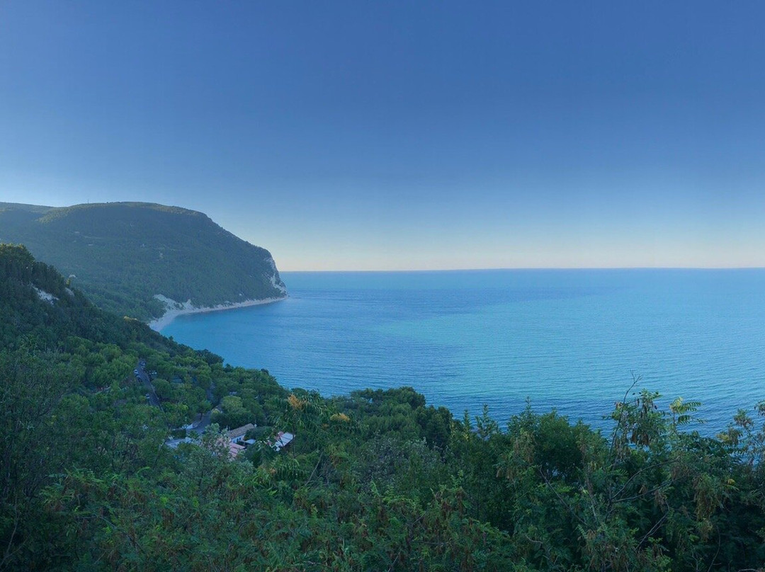 Terrazze del Conero-Sirolo必去景点