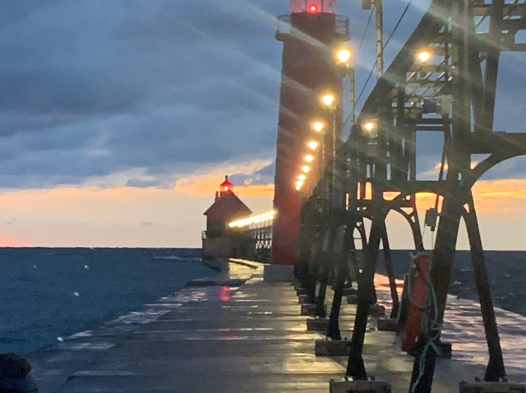 Grand Haven Lighthouse and Pier-格兰德黑文必去景点