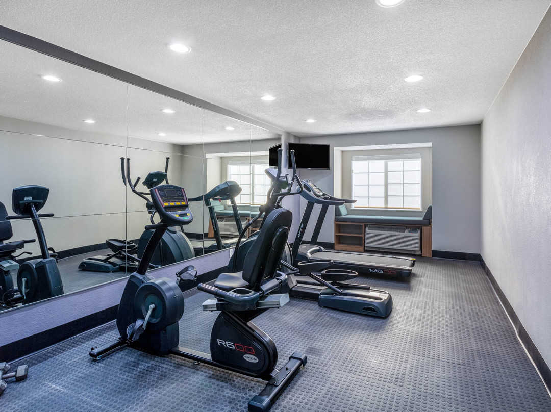 Microtel Inn & Suites by Wyndham Burlington主图