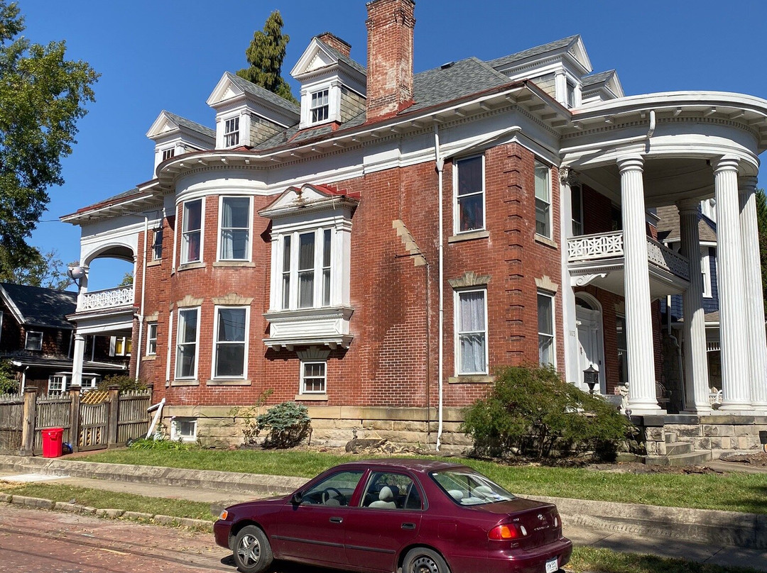 Julia-Ann Historic District Walking Tour-帕克斯堡必去景点