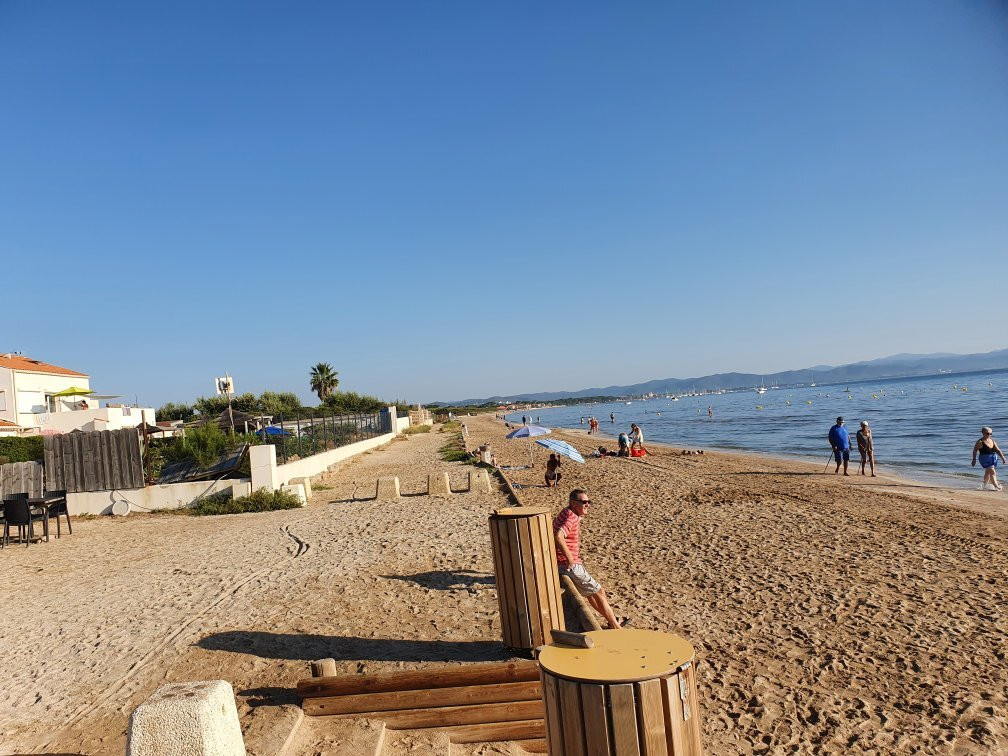 Beach La Bergerie-耶尔必去景点