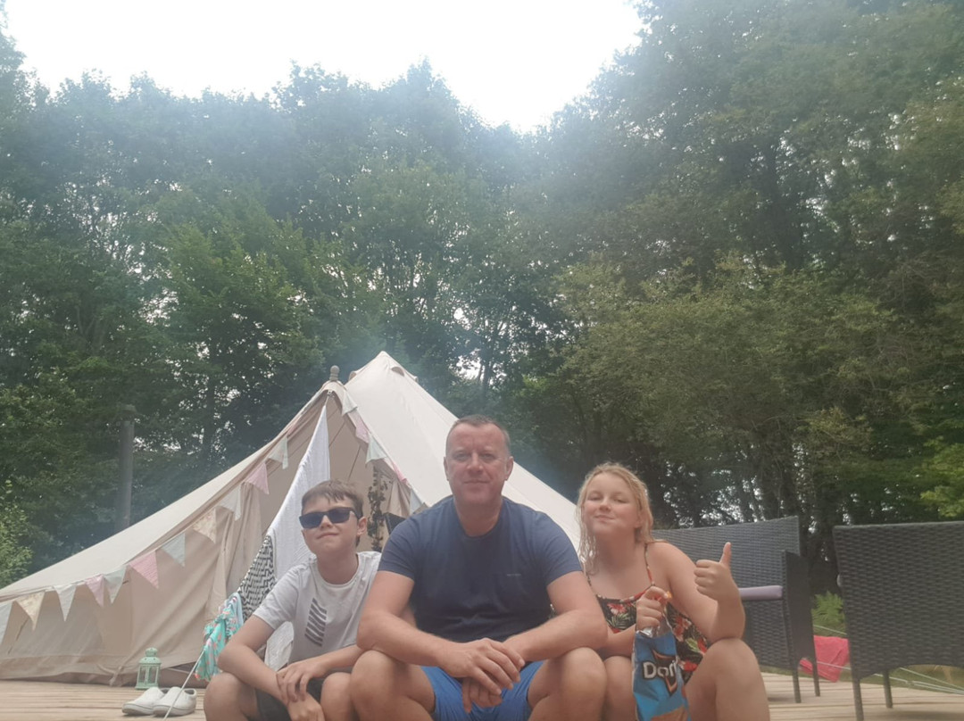 Fonclaire Holidays主图