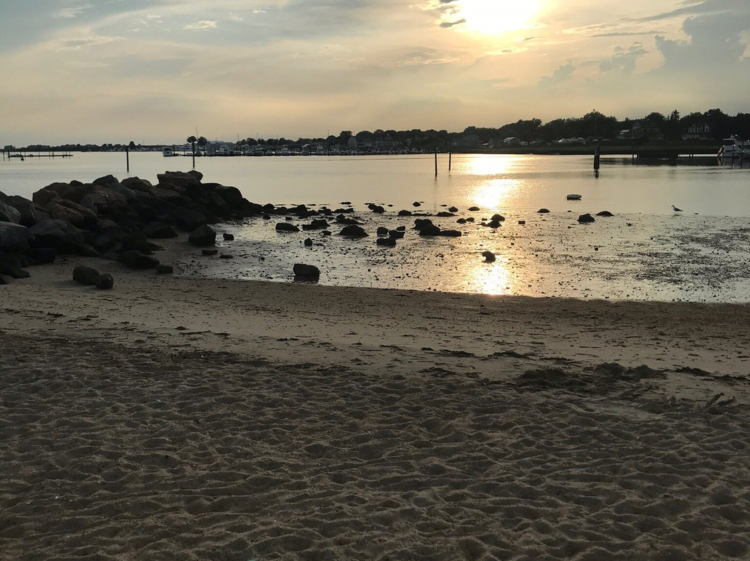 Clinton Town Beach-Clinton必去景点