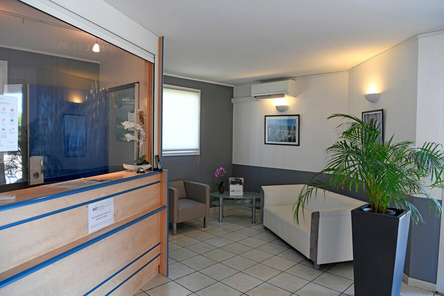 Brit Hotel Clermont L'Herault主图