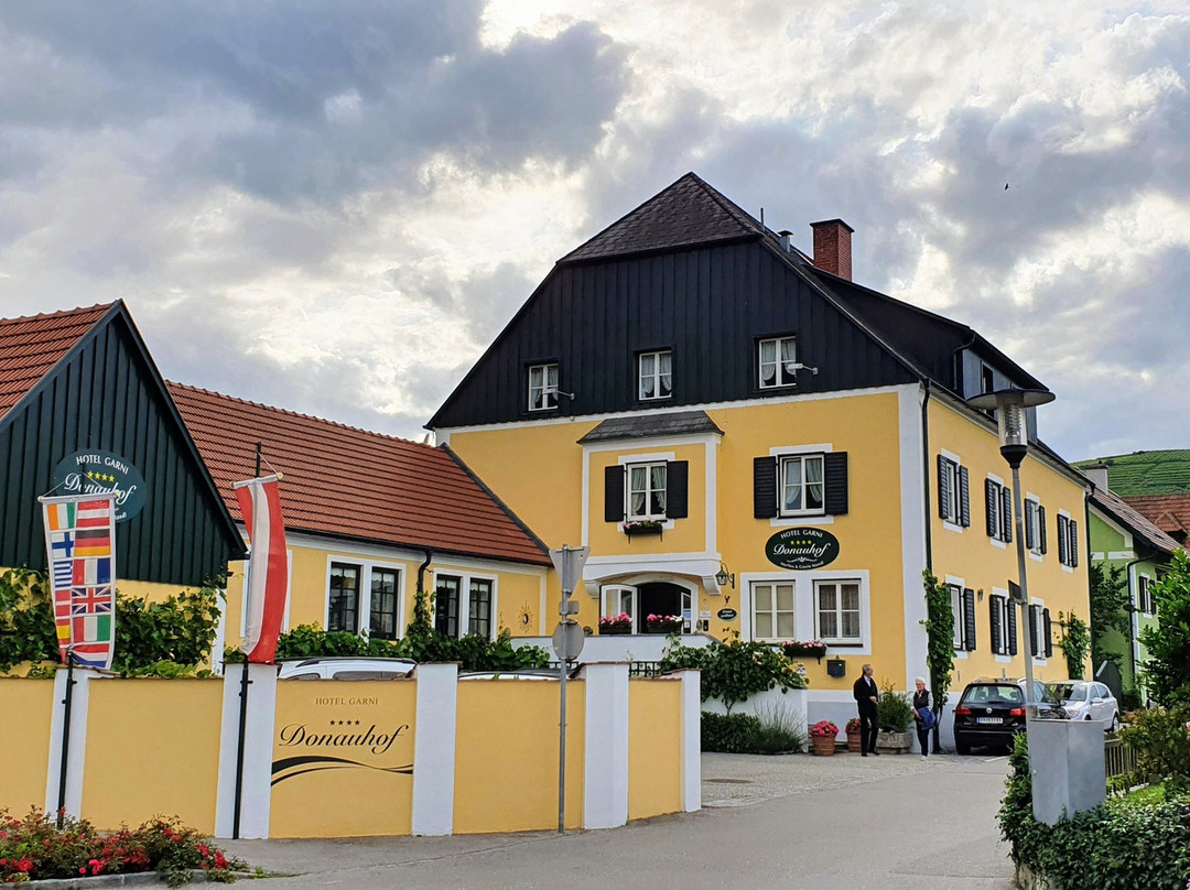 加尔尼多瑙河花园酒店主图