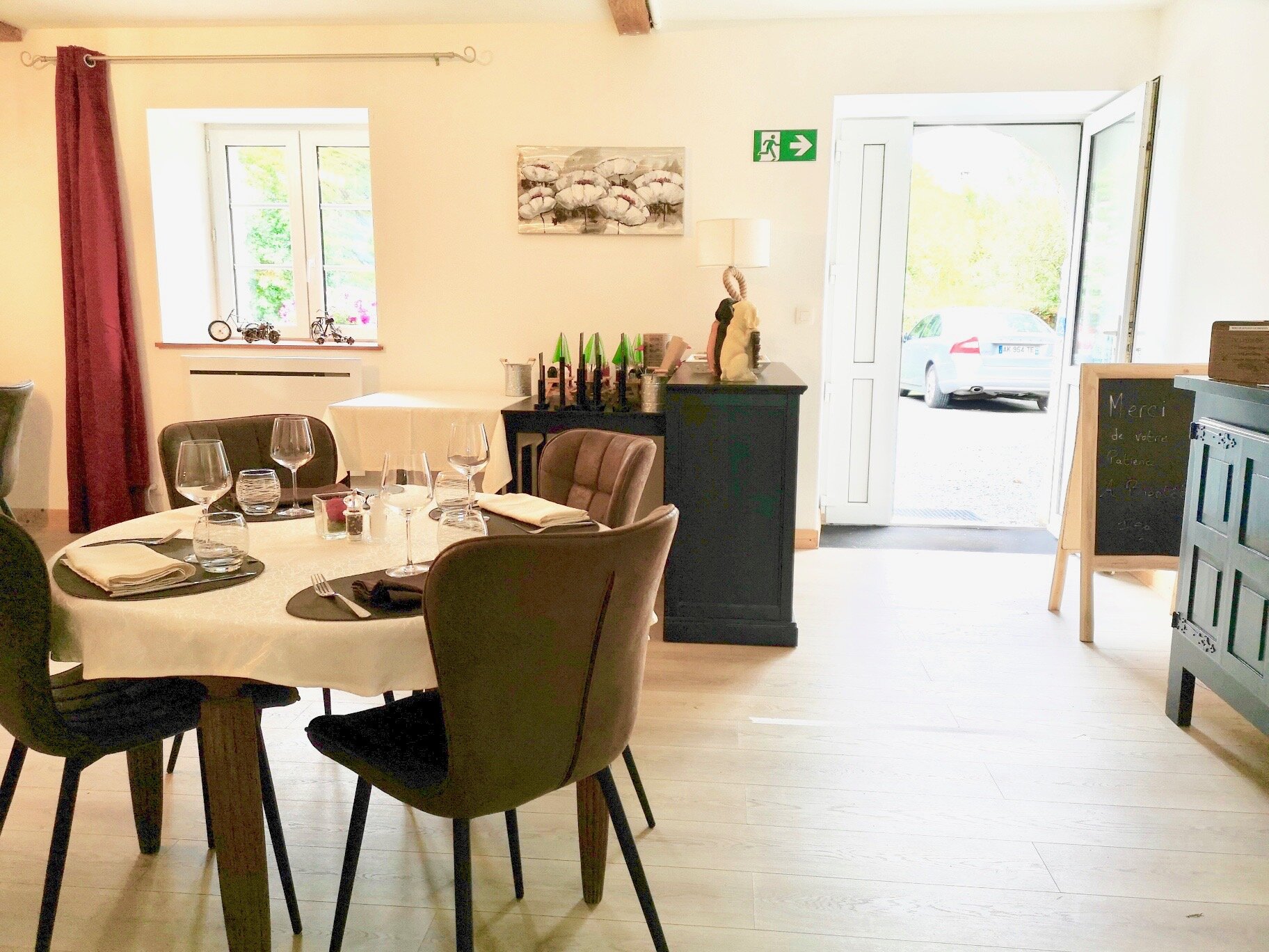 Le Relais de La Comté-餐饮