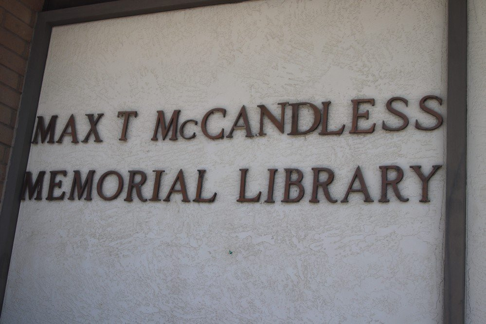 Max T McCandless Memorial Library景点图片