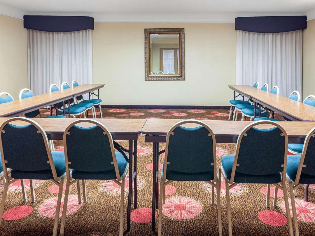 La Quinta Inn & Suites by Wyndham Seguin主图