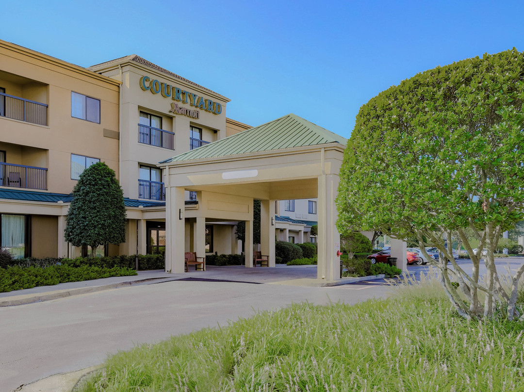 Courtyard by Marriott Monroe Airport主图