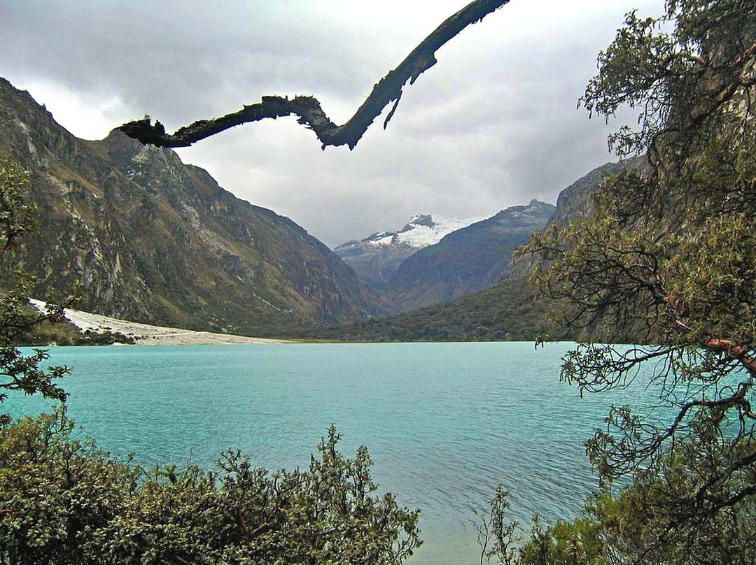 Lake Llanganuco景点图片