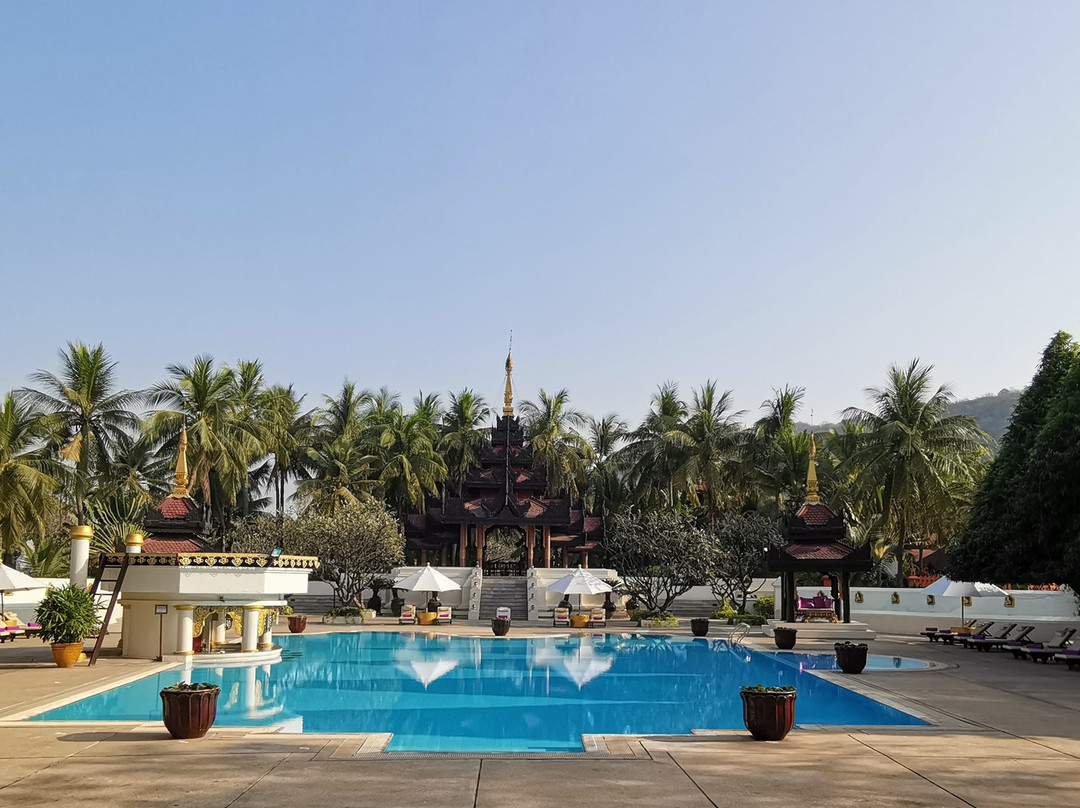 曼德勒山度假村酒店主图