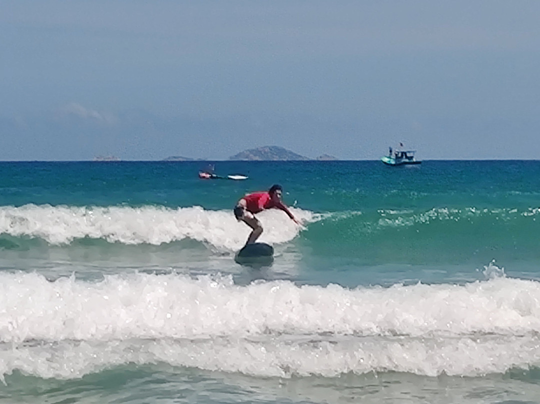 Surfing LIVE Surf School-芽庄必去景点