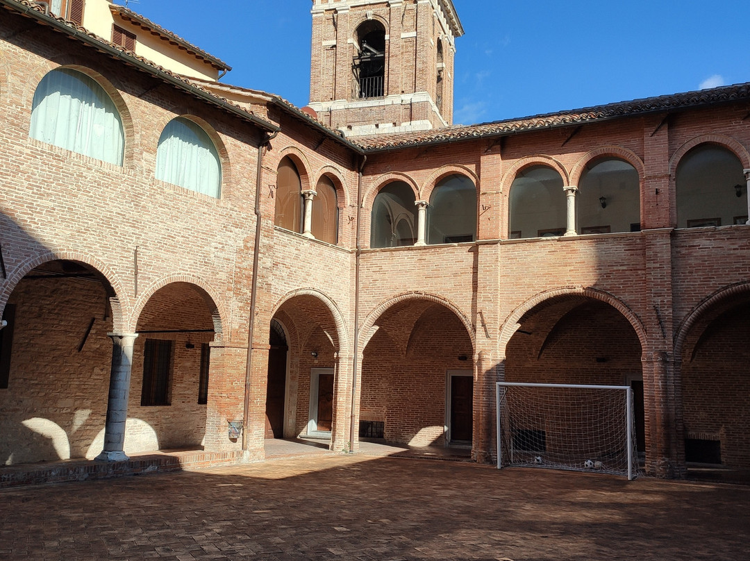 Cattedrale Di San Venanzio-Fabriano必去景点