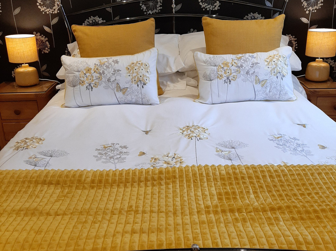 Oak Lodge Bed and Breakfast主图