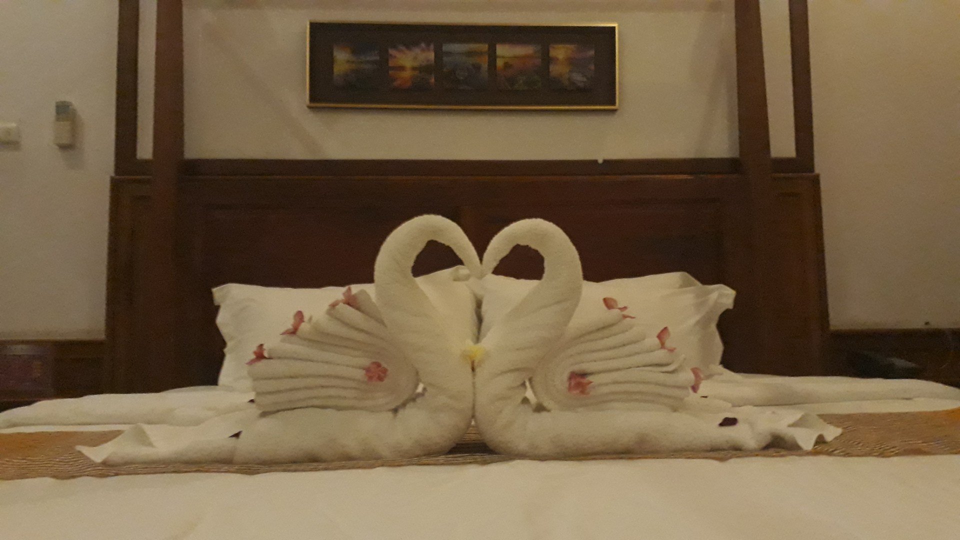 瑯勃拉邦乐园度假区-官方