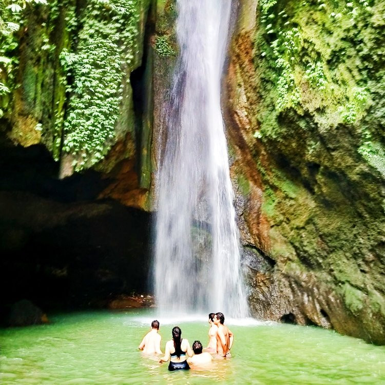 Leke Leke Waterfall-巴图瑞提必去景点