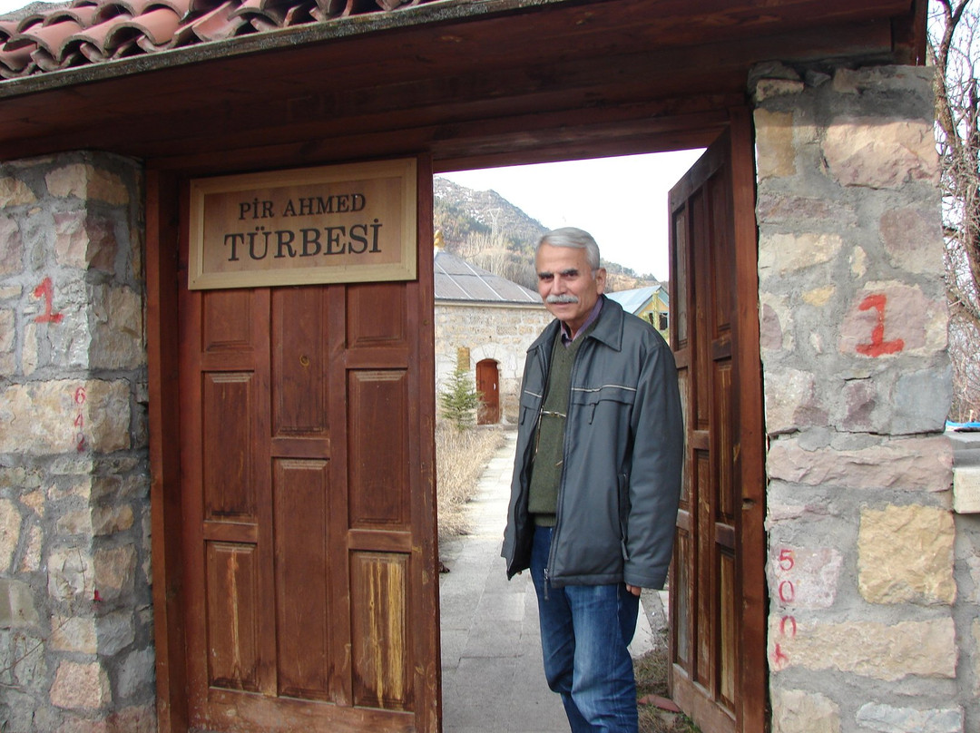 Pir Ahmed Turbesi景点图片
