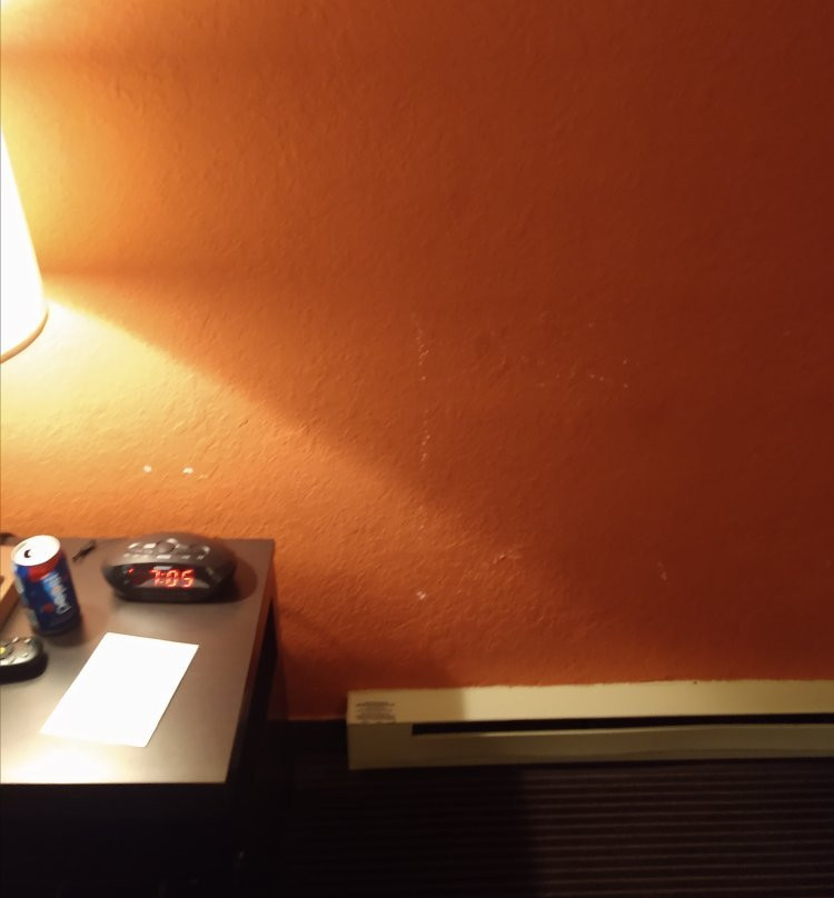 First American Hotel & Suites主图