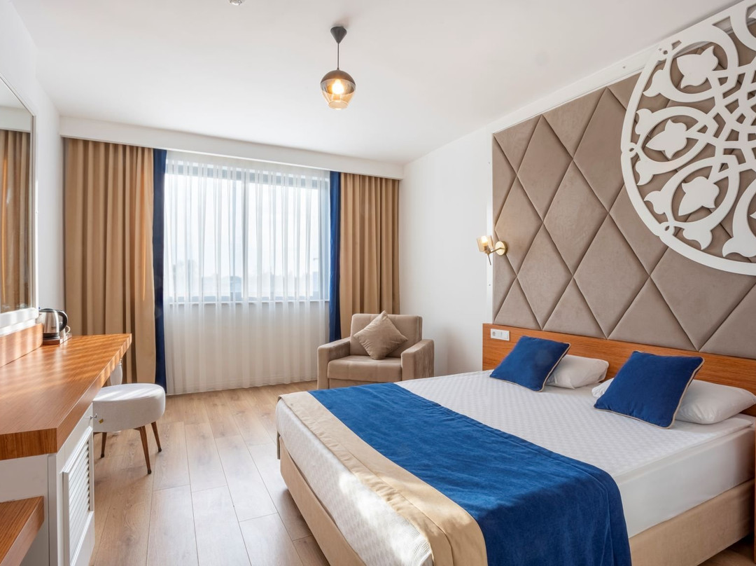 The Sansa Hotel & Spa主图