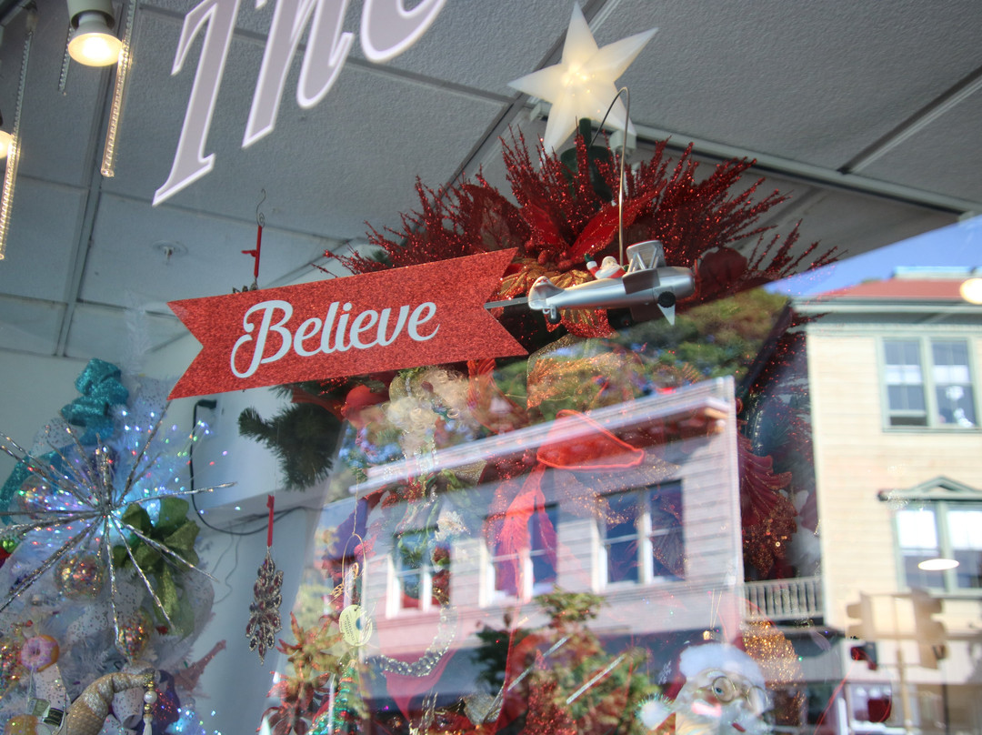 The Holiday Shoppe