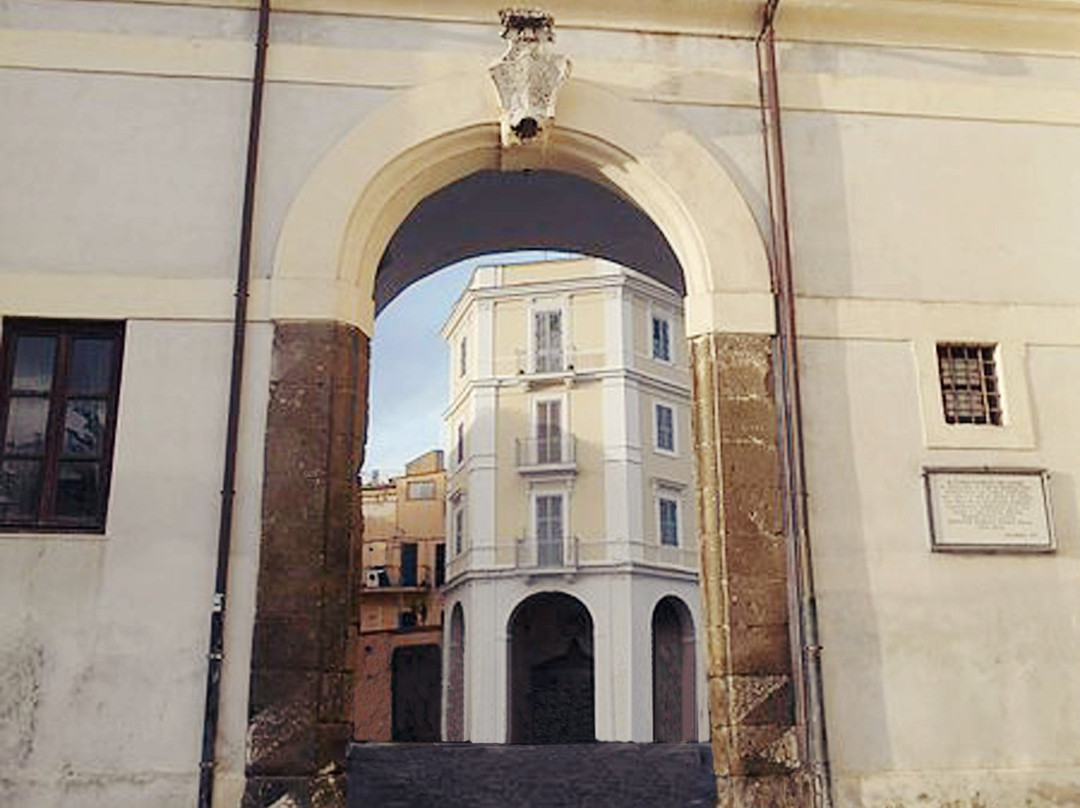 Porta Napoletana-阿里恰必去景点