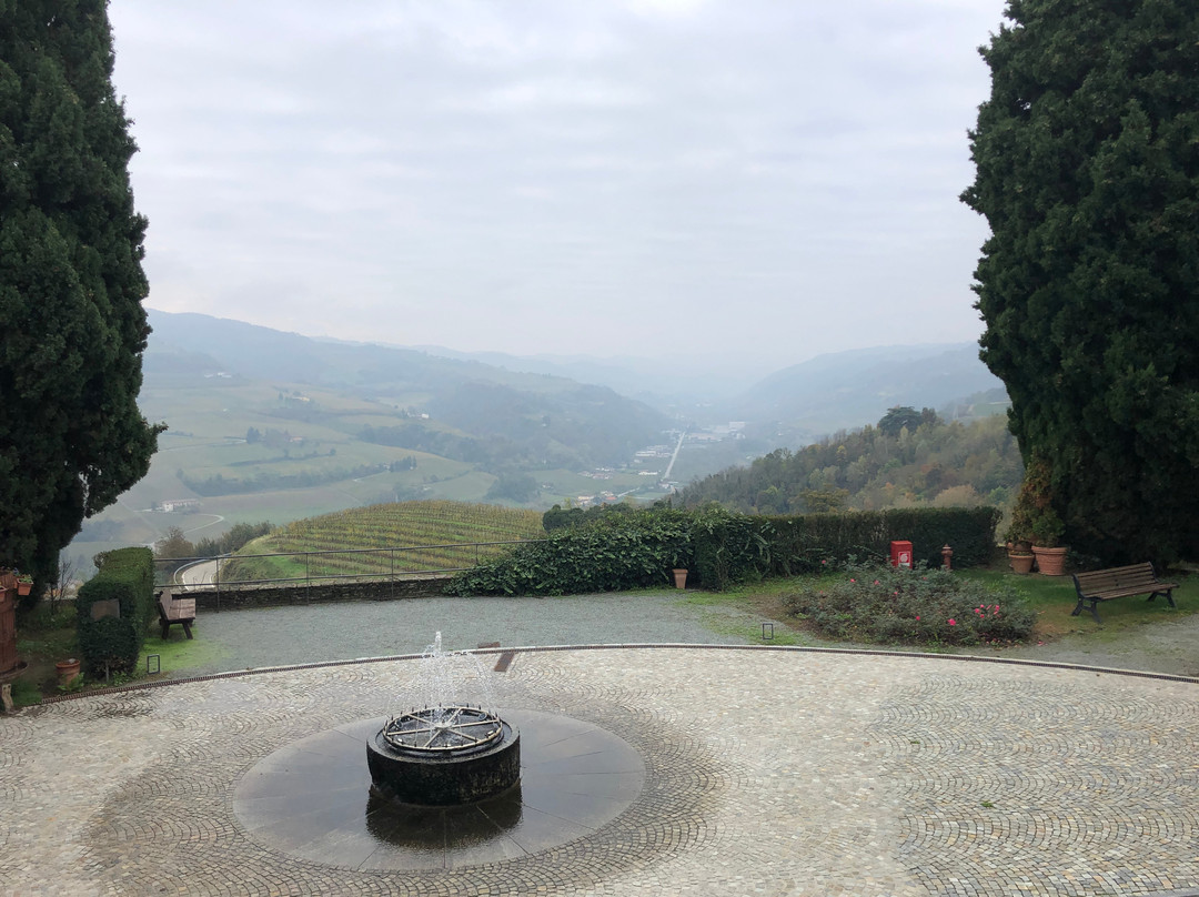 Taxi Driver In Tuscany-蒙泰瓦尔基必去景点