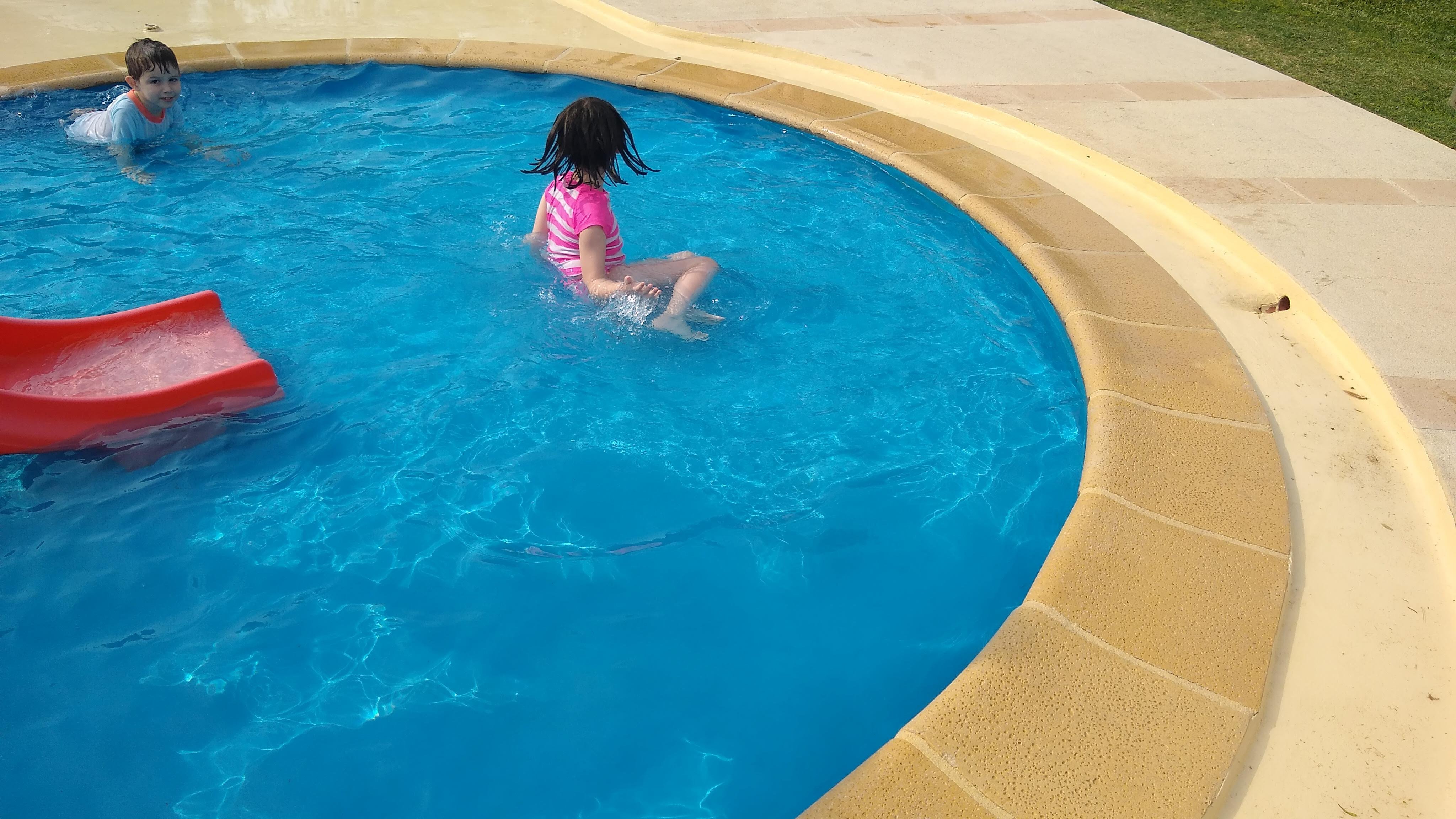 Termas Villa Elisa-泳池