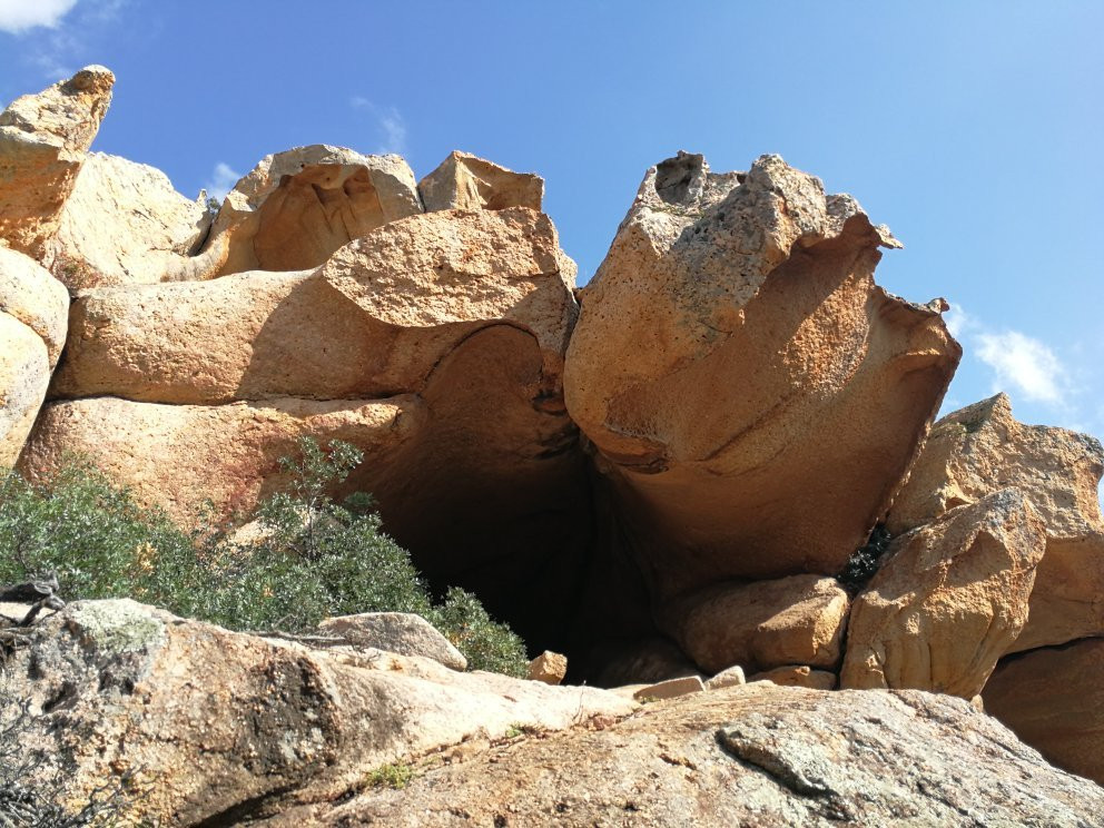 Tomba dei Giganti di Barrancu Mannu-Santadi必去景点