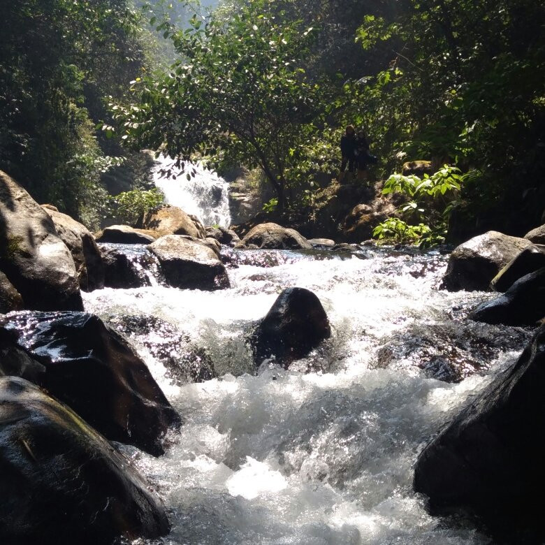 Coban Jodo Waterfall景点图片