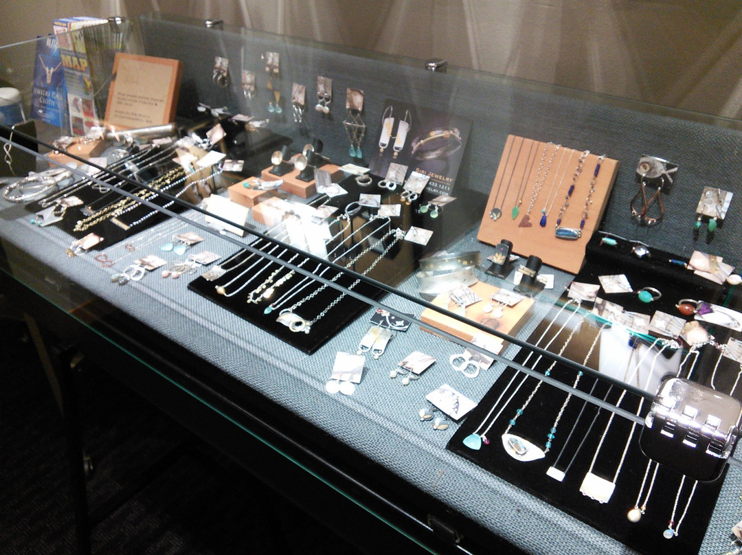 Benchmark Jewelers景点图片