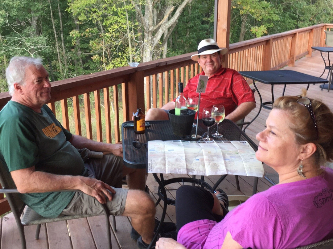 Peaceful Bend Vineyard-Steelville必去景点