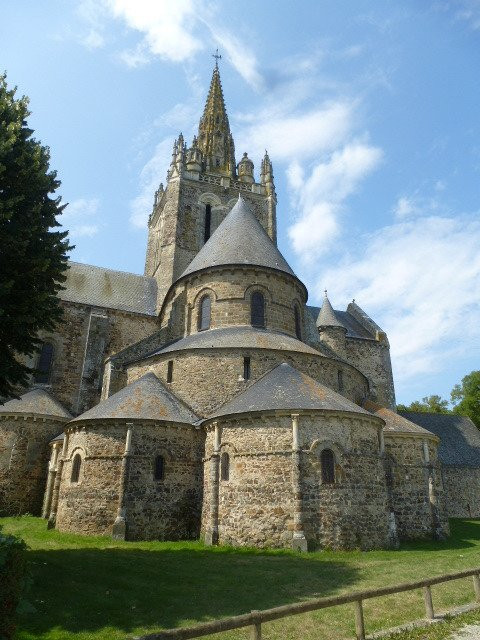 Basilique Notre-Dame d'Avesnières景点图片