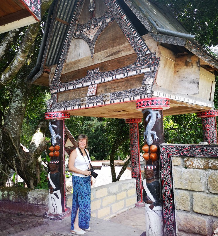 Tomb of the Sidabutar Kings-沙摩西岛必去景点