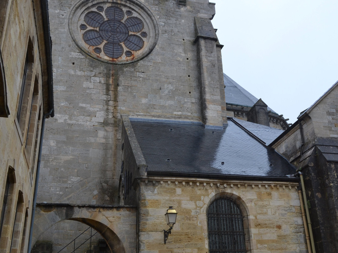 Cathédrale Saint Mammès-Langres必去景点