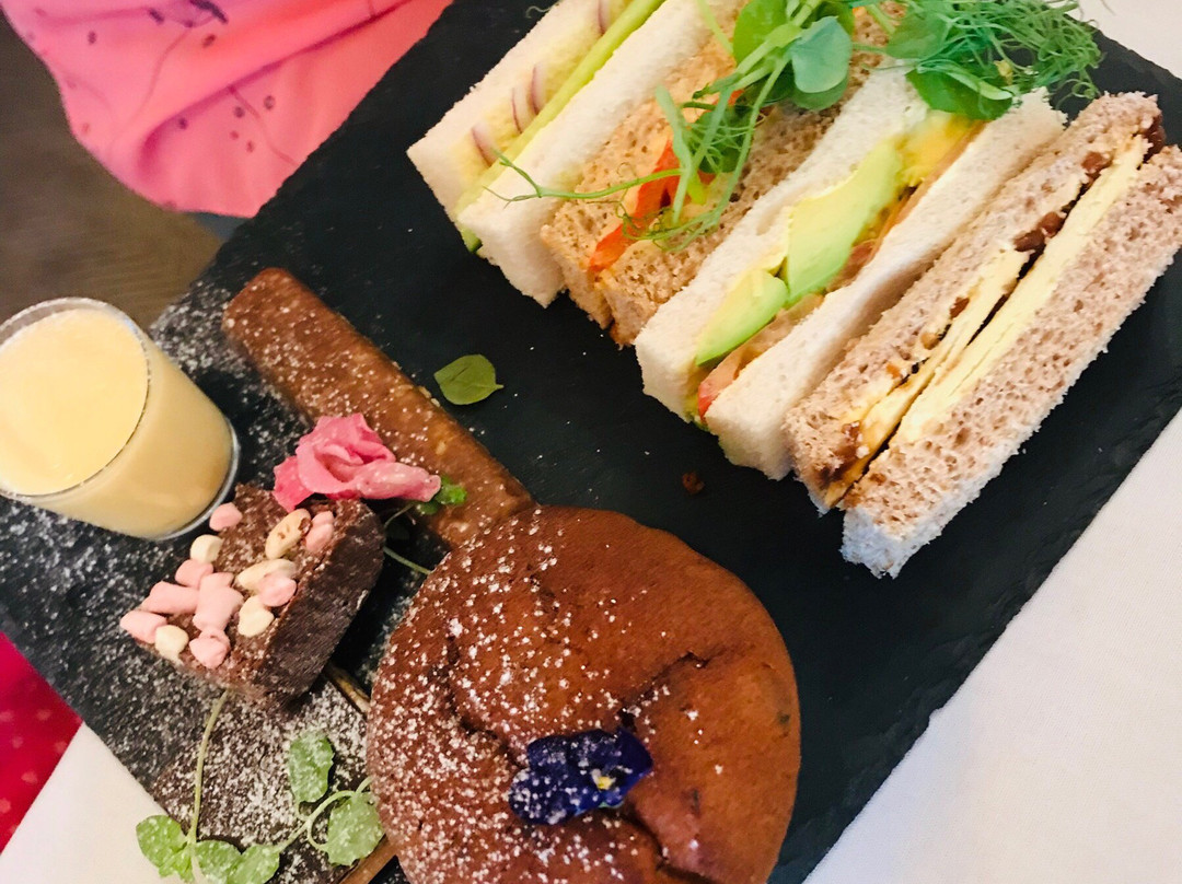 西屋乡村酒店主图