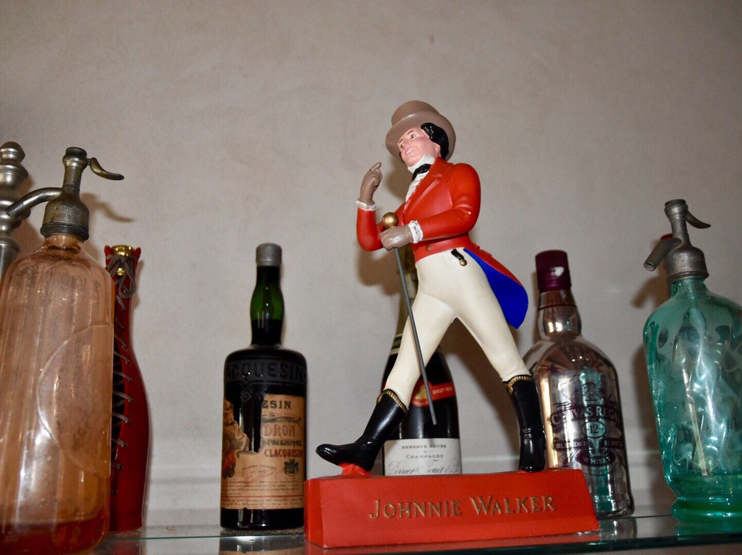 Les Volets Bleus主图