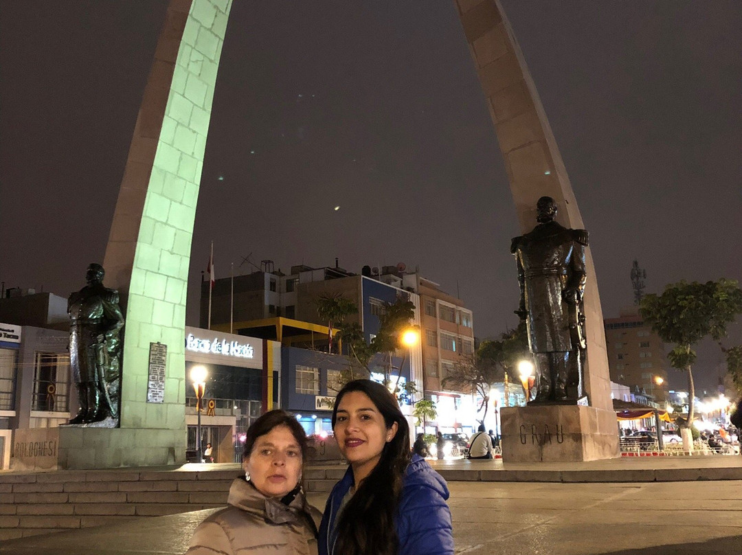 Arco Parabolico-塔克纳必去景点