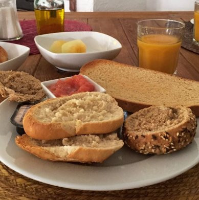 瑟罗德伊哈尔酒店主图