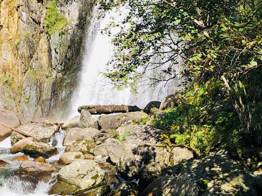 Waterfall Korbu景点图片