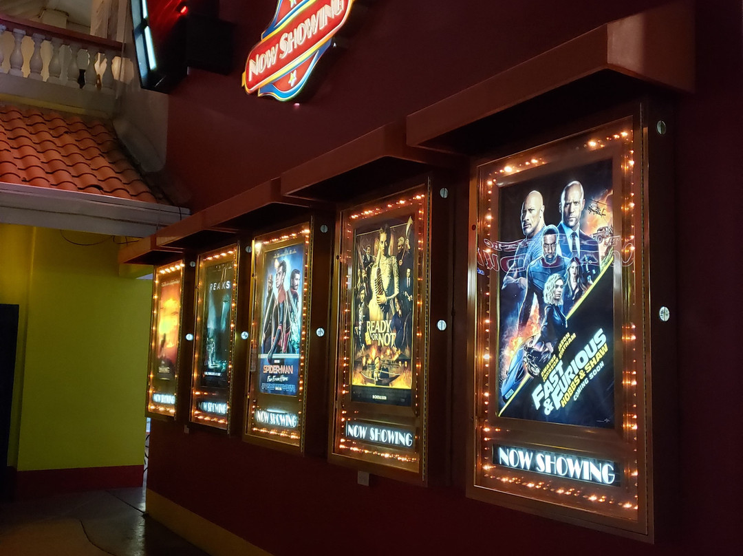 Movie Towne-西班牙港必去景点